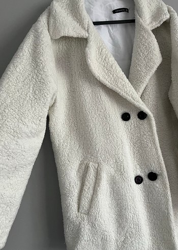 Düğmeli Beyaz Midi Kadın Kaban - Görsel 2