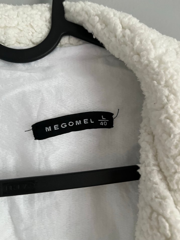 Düğmeli Beyaz Midi Kadın Kaban - Görsel 3