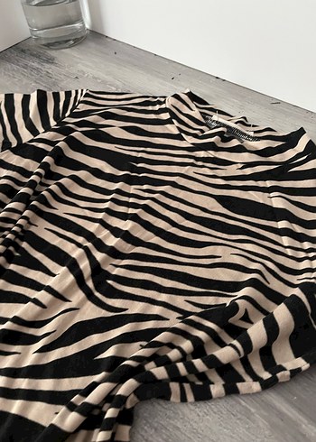 Kahverengi Zebra Desenli Uzun Kollu Bluz - Görsel 2