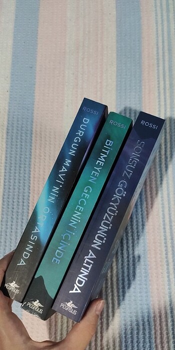  Sonsuz Gökyüzünün Altında (üç kitap)