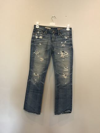 Designer Adriano Goldschmied yirtik jean