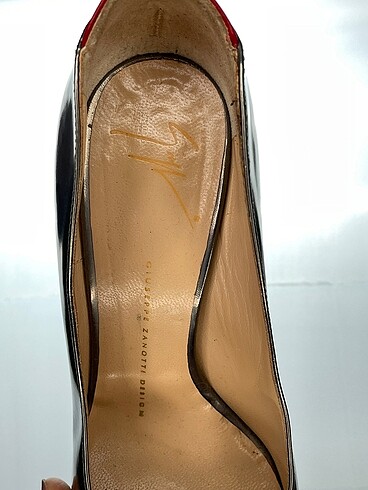 38 Beden çeşitli Renk Giuseppe Zanotti Platform %70 İndirimli.