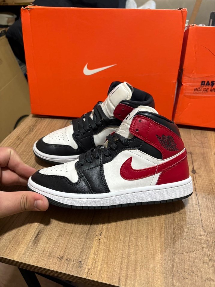 Nike Air Jordan Siyah Beyaz Spor Ayakkabı - Görsel 4