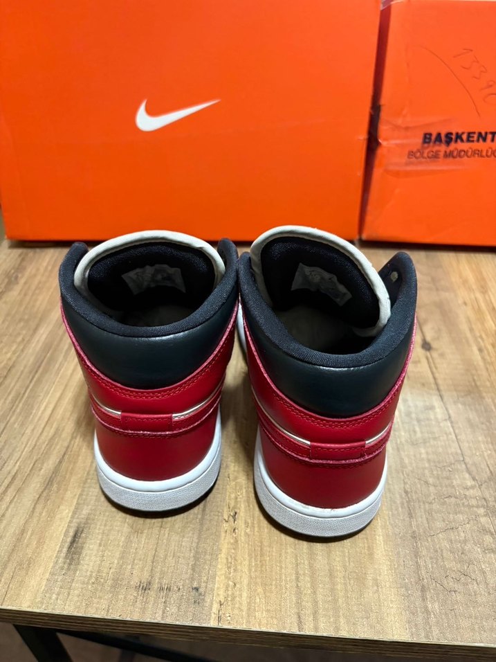 Nike Air Jordan Siyah Beyaz Spor Ayakkabı - Görsel 3