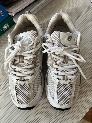 New Balance 530