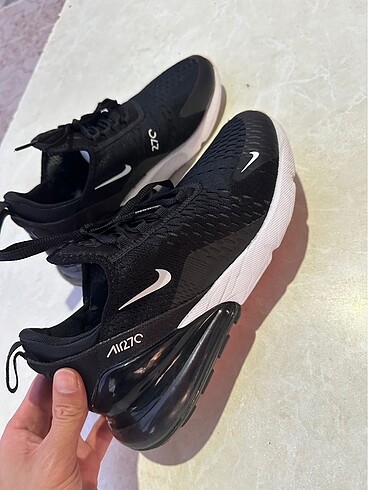 Nike Air Max 270