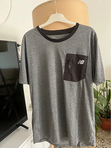 New Balance T-shirt