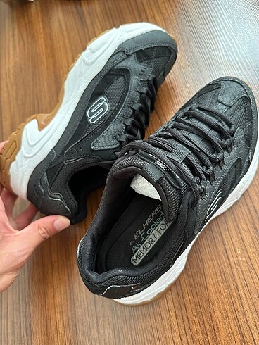 39 Beden Skechers Siyah Ayakkabı