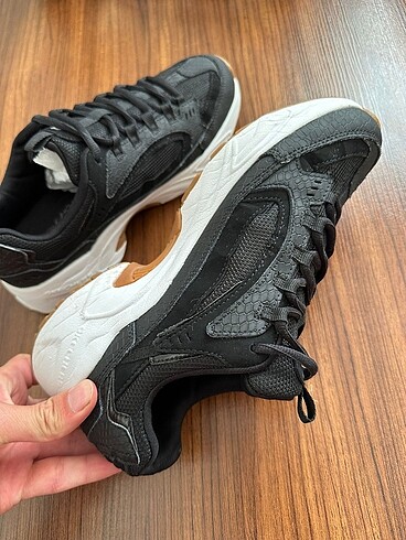 39 Beden siyah Renk Skechers Siyah Ayakkabı