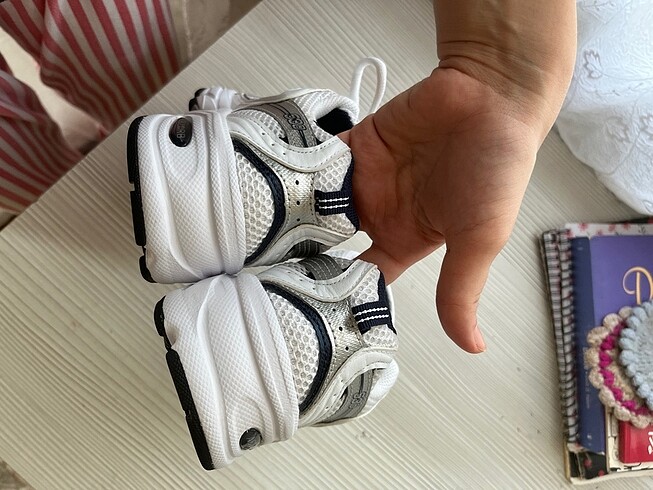 38,5 Beden beyaz Renk New Balance 530