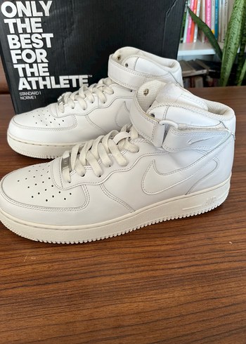 Nike Air Force 1 Mid Sneaker