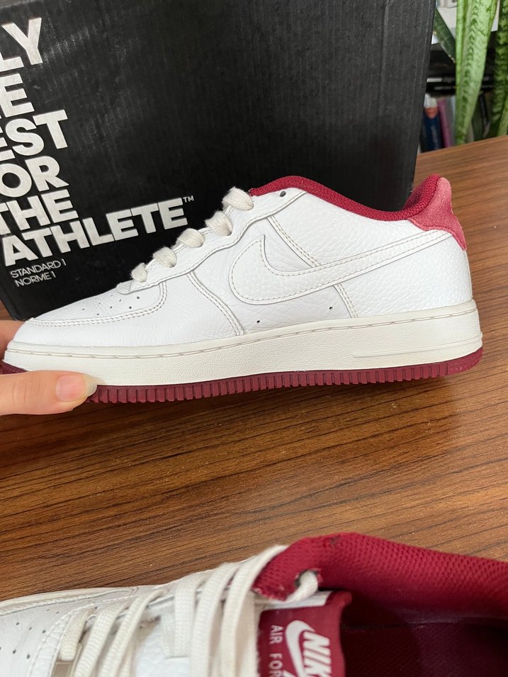 Nike Air Force 1 Low Beyaz & Bordo Sneaker — görsel 3/11
