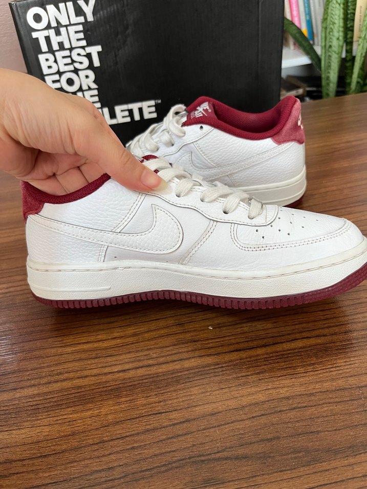 Nike Air Force 1 Low Beyaz & Bordo Sneaker — görsel 4/11