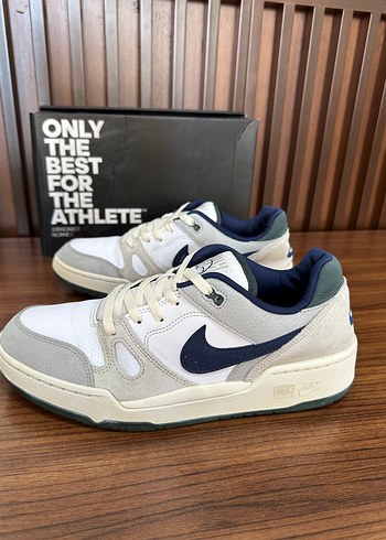 Nike Full Force Sneaker