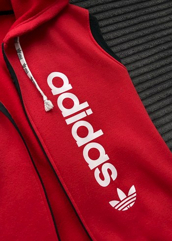 Kırmızı Kapüşonlu Adidas Yelek - Görsel 2