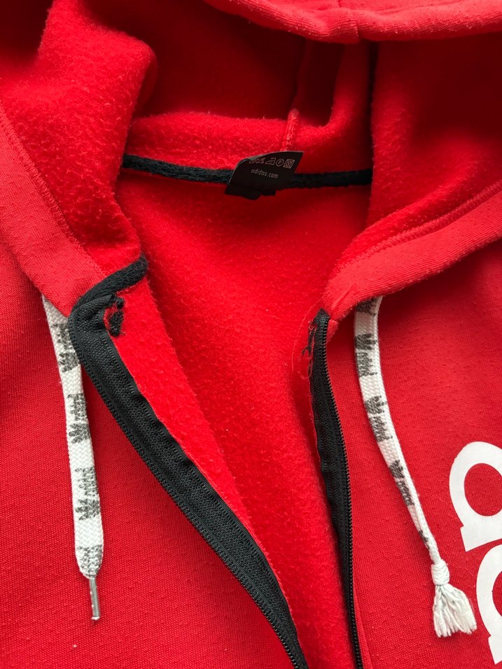 Kırmızı Kapüşonlu Adidas Yelek - Görsel 3