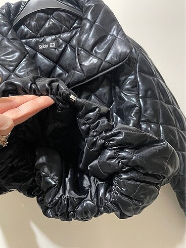 38 Beden siyah Renk Şişme mont