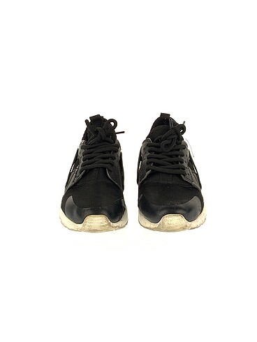 36 Beden Nike Spor Ayakkabı %70 İndirimli.