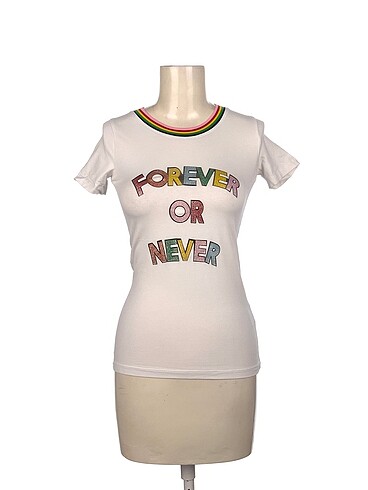 Gucci T-shirt %70 İndirimli.