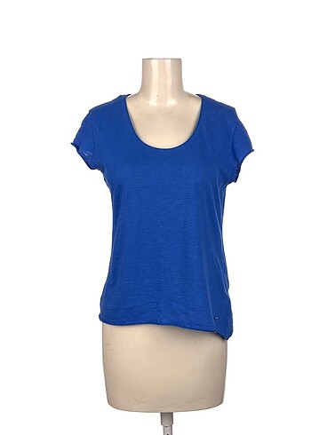 Loft T-shirt %70 İndirimli.