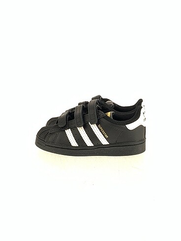 Adidas Spor Ayakkabı %70 İndirimli.