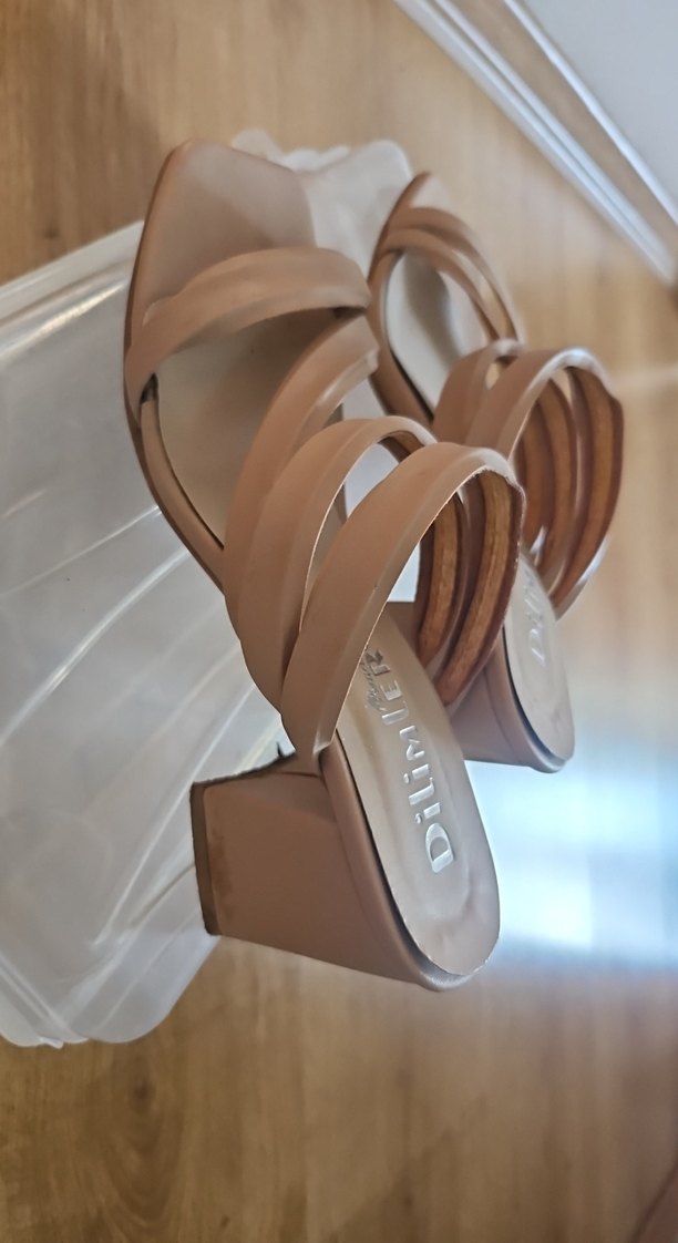 Bej Topuklu Minimalist Kadın Terlik - Görsel 2