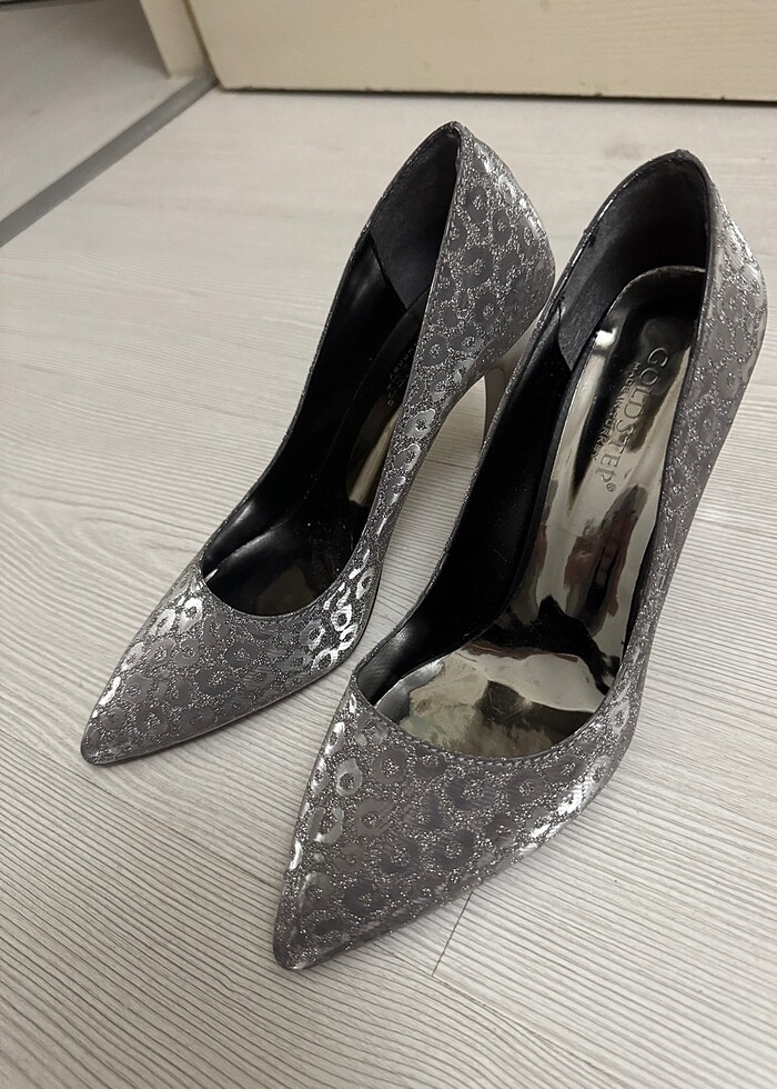 Gri simli ayakkabı - Görsel 2