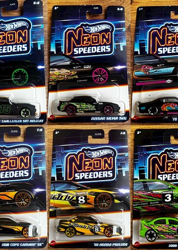 Hot Wheels Neon Speeders