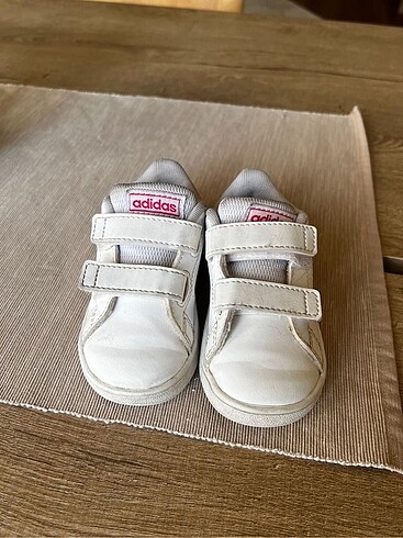 20 Beden beyaz Renk Adidas bebek çocuk spor ayakkabı 20 numara