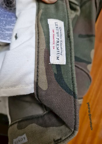 Levis Kadın Kamuflaj Desenli Kemerli Rahat Pantolon