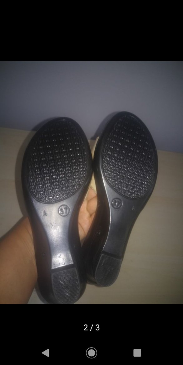 Beyaz Tokalı Kadın Dolgu Topuk Terlik - Görsel 2