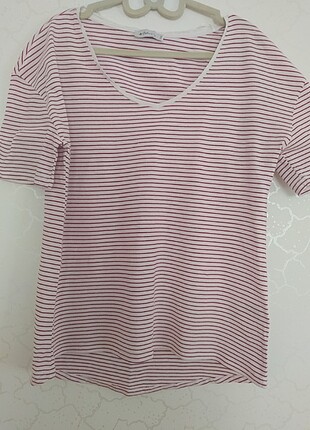 Basic çizgili v yaka tişört