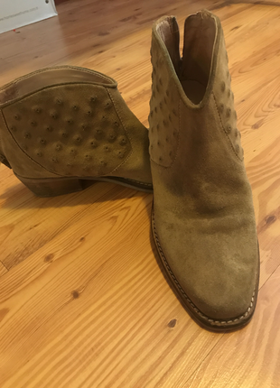Zara Zara western bot