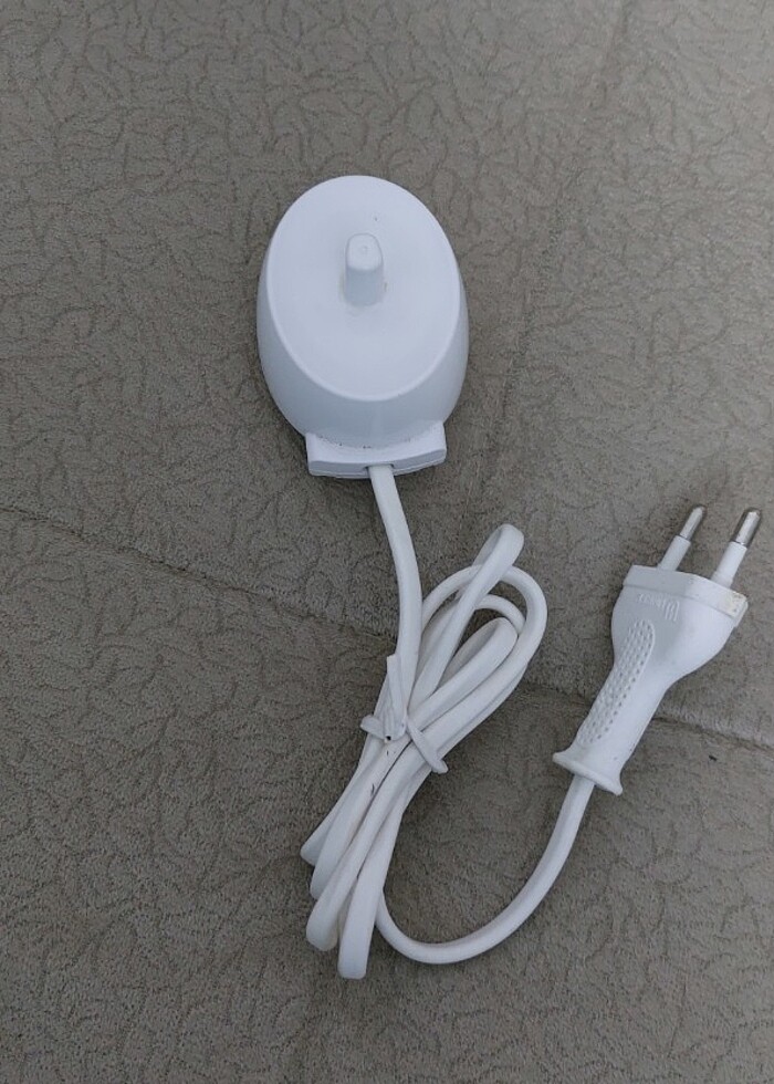 Braun Oral b sarjlı diş fırçasi şarj aleti typ 3757 - Görsel 4