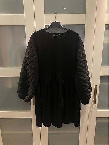 Zara dökümlü dizüstü elbise