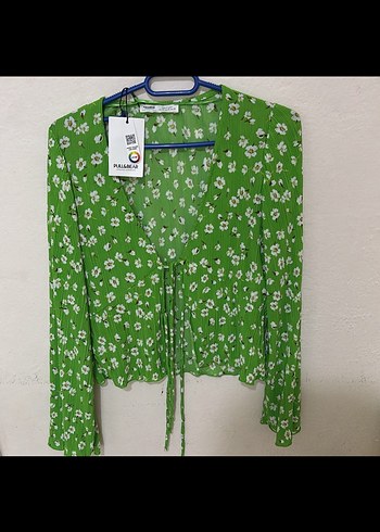 Yeşil çiçekli pull bear bluz