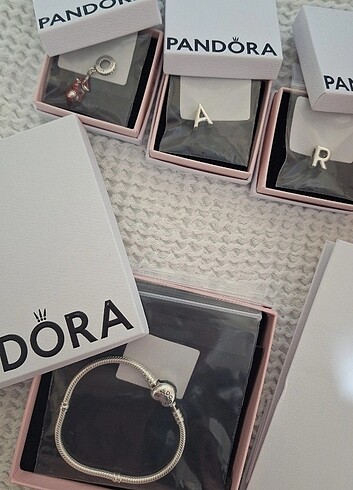 Beden Pandora A Harfi Charm