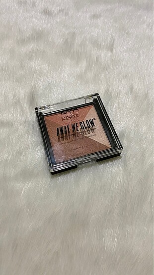 NYX NYX Away We Glow Yüz Paleti