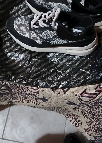 Kadın Gri Yılan Desenli Platform Spor Ayakkabı - Görsel 5