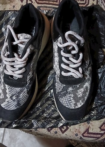 Kadın Gri Yılan Desenli Platform Spor Ayakkabı - Görsel 2