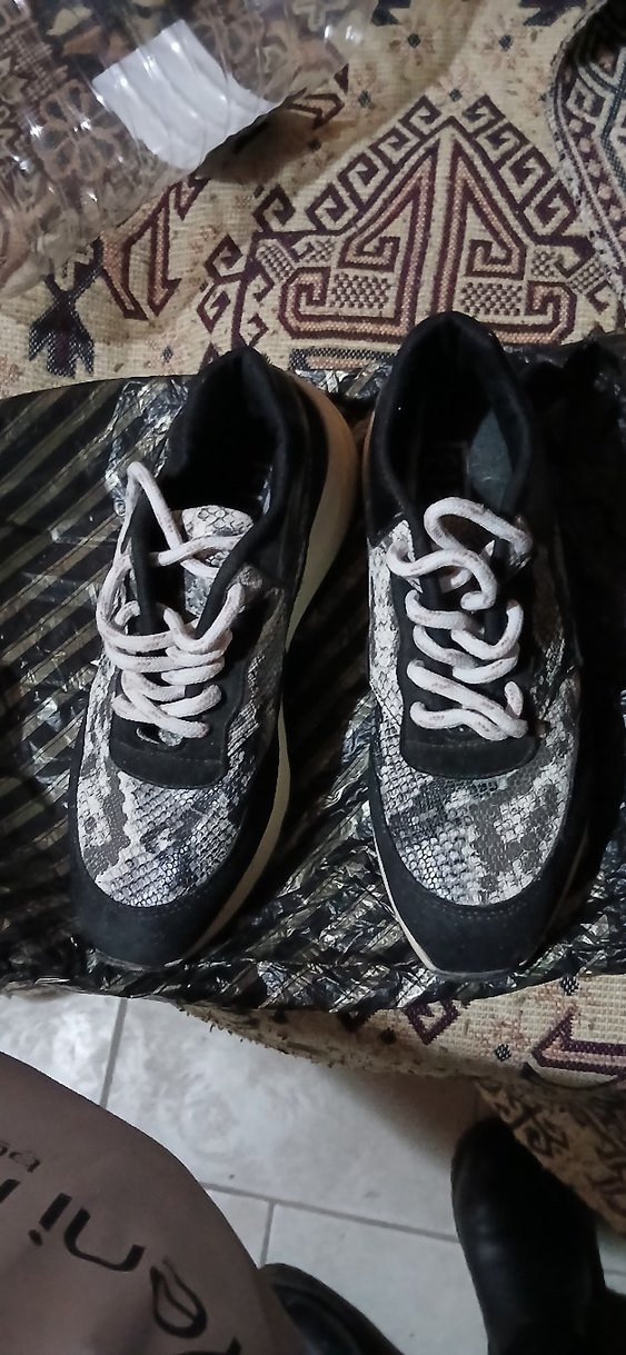 Kadın Gri Yılan Desenli Platform Spor Ayakkabı - Görsel 3