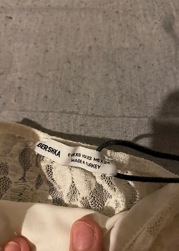 xs Beden beyaz Renk Bershka Dantel Crop