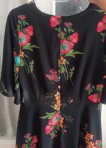 Bayan çiçekli elbise  - Görsel 2