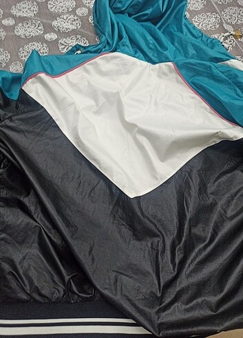 Pull bear marka bayan yağmurluk.  - Görsel 2