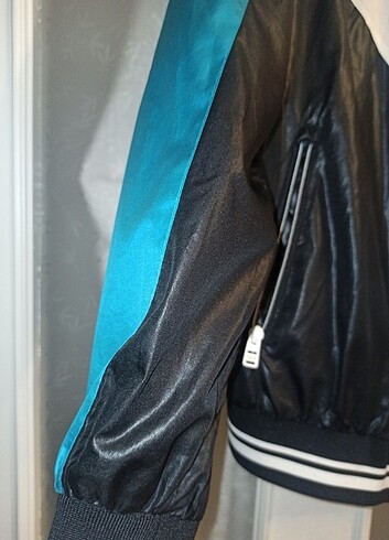 Pull bear marka bayan yağmurluk.  - Görsel 4