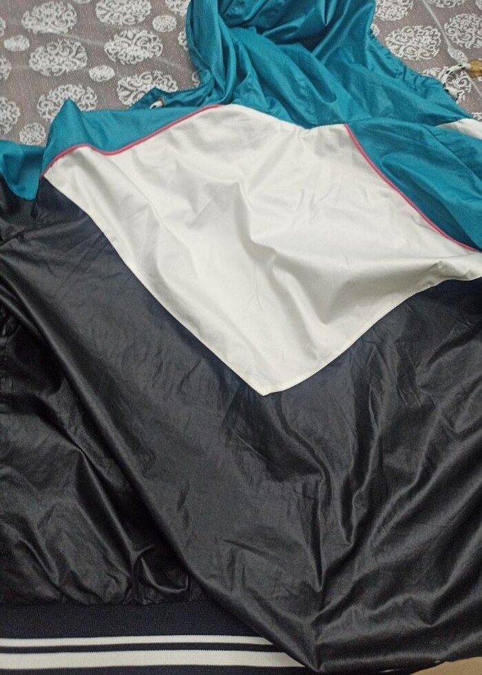 Pull bear marka bayan yağmurluk.  - Görsel 2