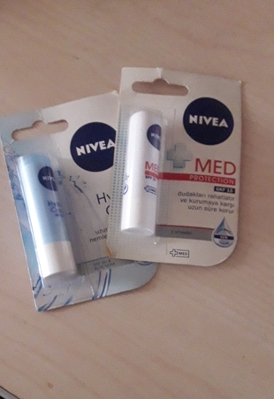 nivea dudak balmı 