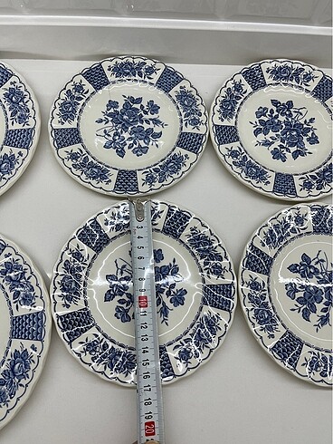 Beden çeşitli Renk 7 adet çeşitli tatlı,pasta veya kahvaltı tabakları