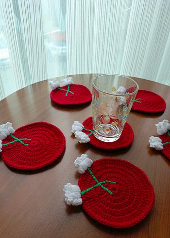 Kırmızı Çiçekli Örgü Bardak Altlıkları - Görsel 5