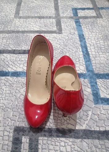 37 Beden kırmızı ayakkabı 